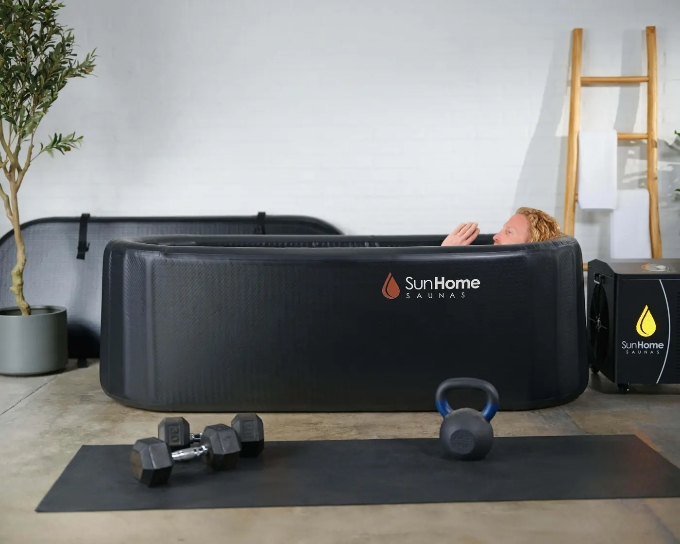 Sun Home Cold Plunge Horizontal inflatable tub with smart chiller